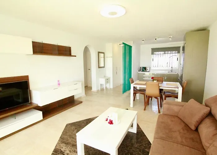 Miraflores Sea View Apartment With Garden